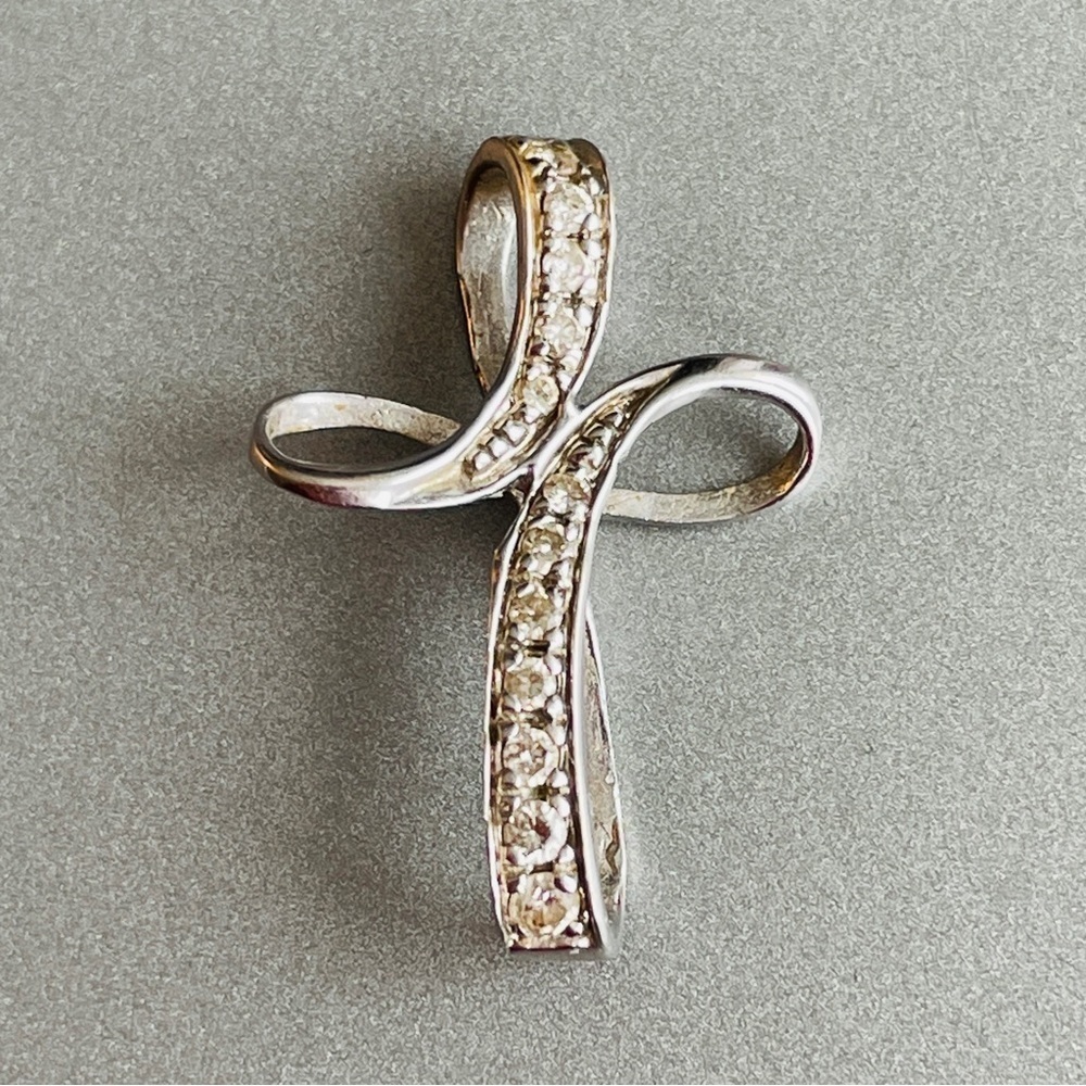 14k white gold Pave Cross Pendant –  diamond pave cross pendant